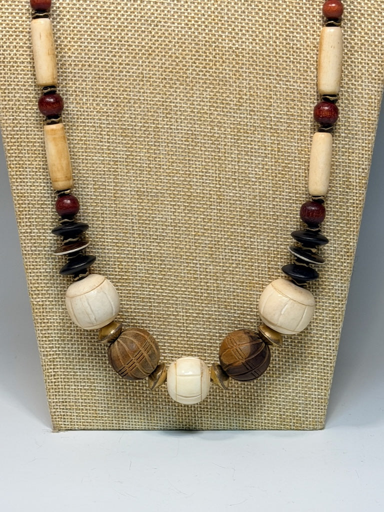 LONG WOOD AND BONE STATEMENT NECKLACE LCN2032