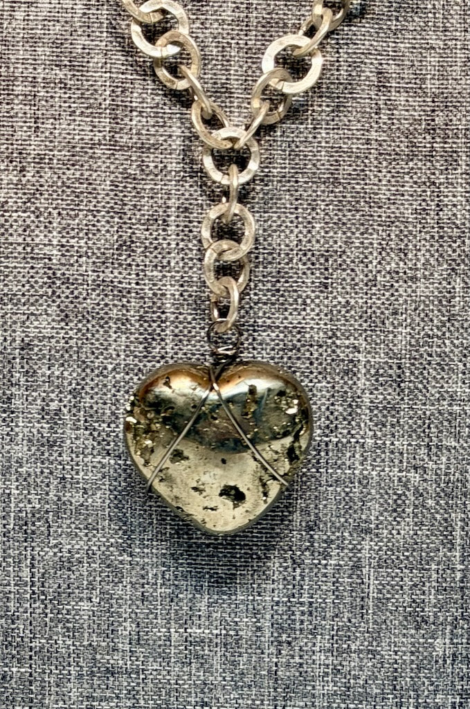 LARGE PYRITE HEART PENDANT NECKLACE LCN2034