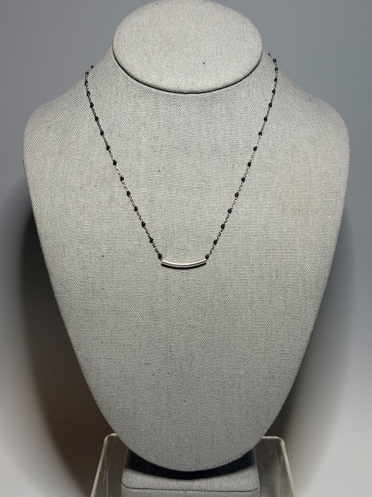 STERLING SILVER AND ONYX SIMPLE NECKLACE LCN2036