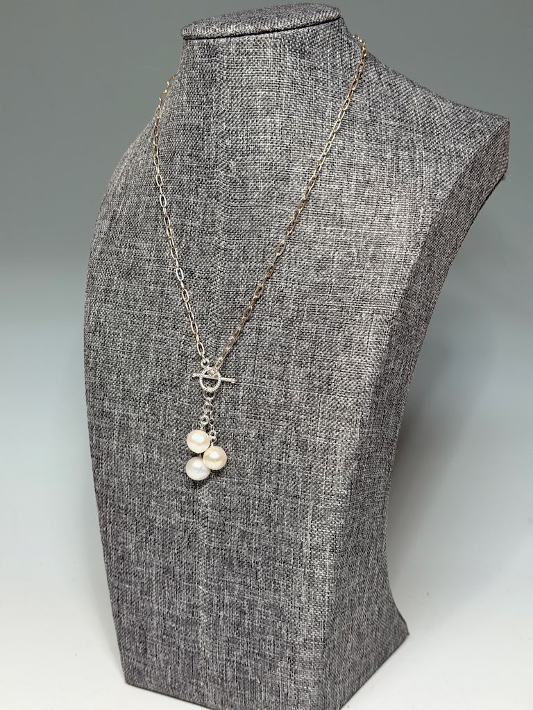 STERLING SILVER FRONT TOGGLE NECKLACE WITH FRESH WATER PEARLS LCN2062