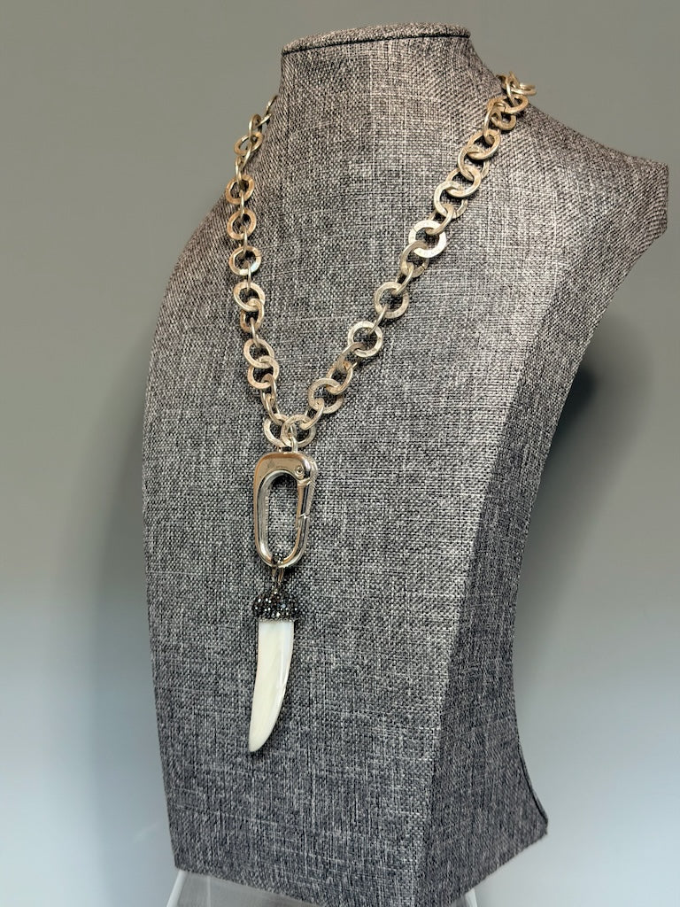 SILVER CHUNKY LARGE LOBSTER CLASP AND RHINESTONE MOTHER OF PEARL PENDANT NECKLACE LCN2075