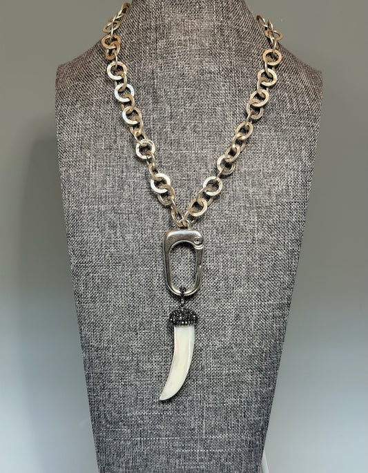SILVER CHUNKY LARGE LOBSTER CLASP AND RHINESTONE MOTHER OF PEARL PENDANT NECKLACE LCN2075