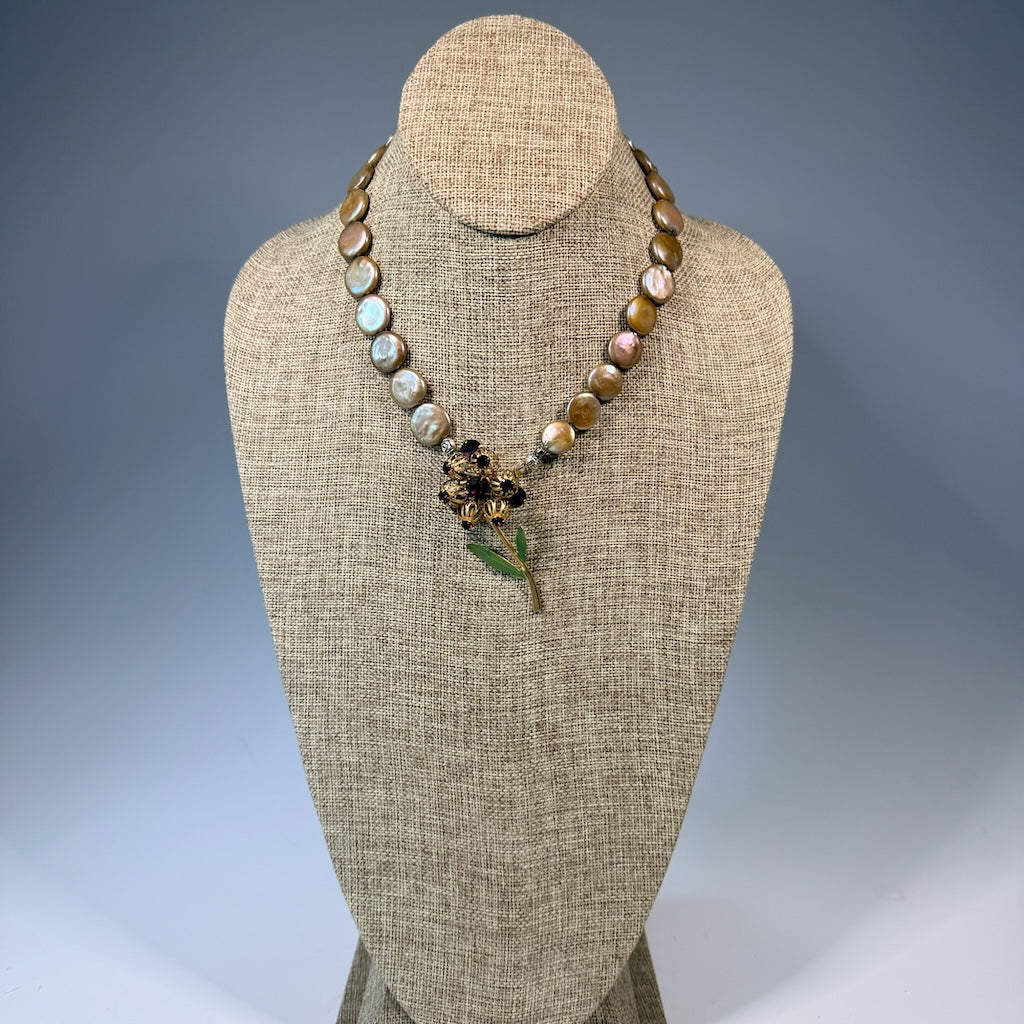 FRESHWATER COIN PEARLS WITH VINTAGE FLOWER BROOCH NECKLACE LCN2088