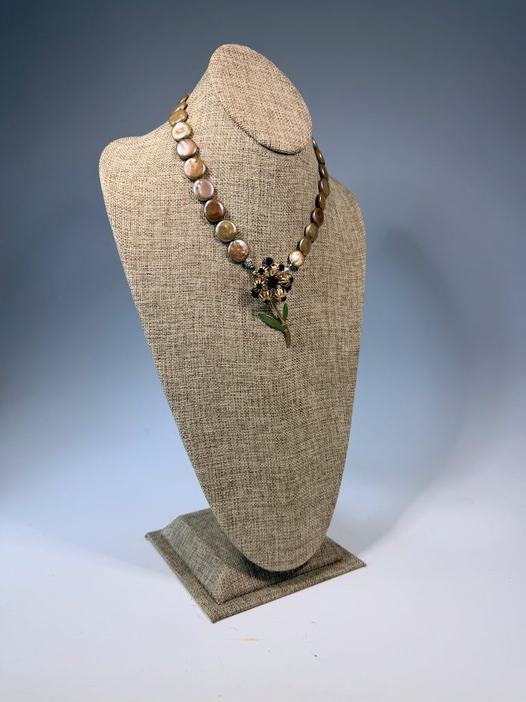 FRESHWATER COIN PEARLS WITH VINTAGE FLOWER BROOCH NECKLACE LCN2088