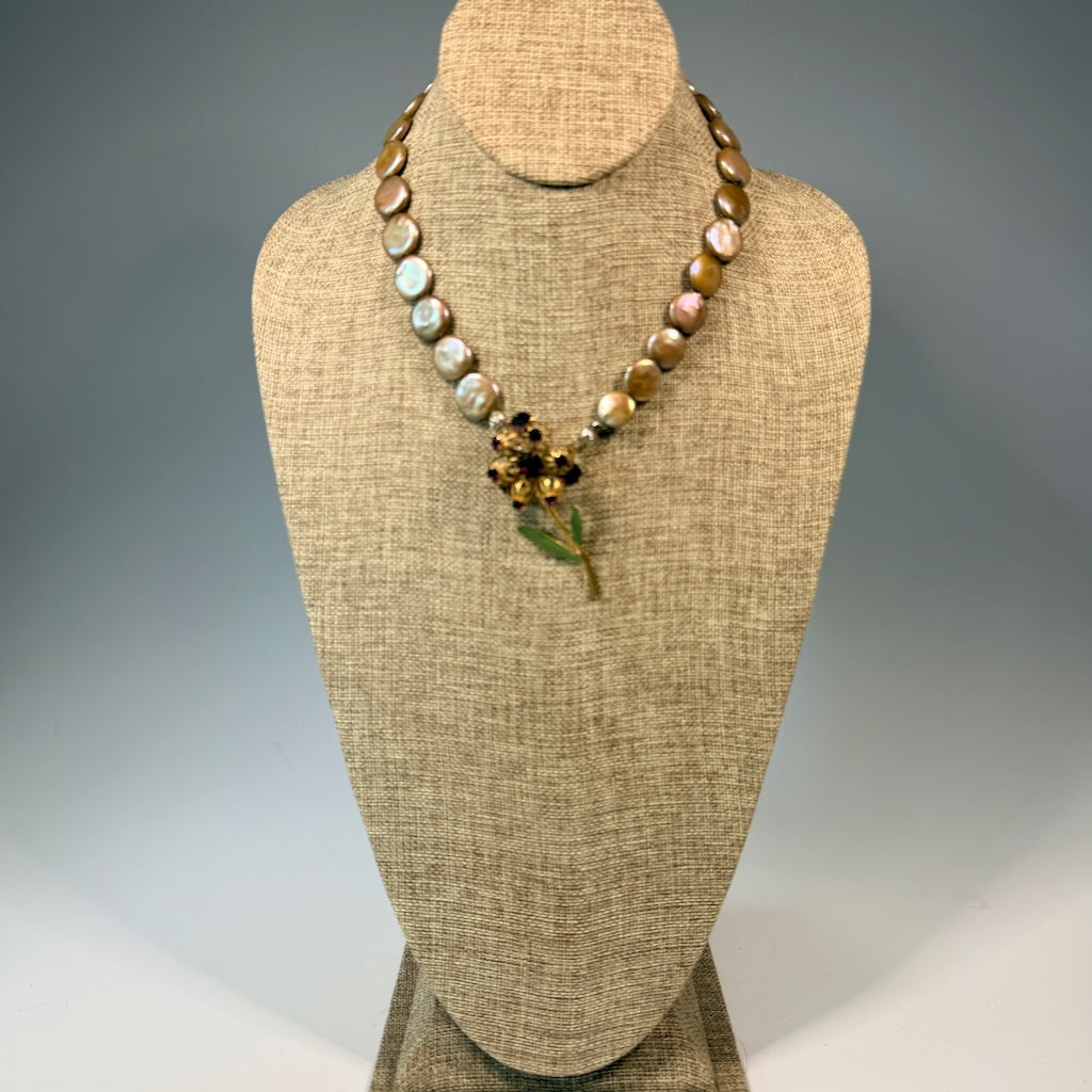 FRESHWATER COIN PEARLS WITH VINTAGE FLOWER BROOCH NECKLACE LCN2088