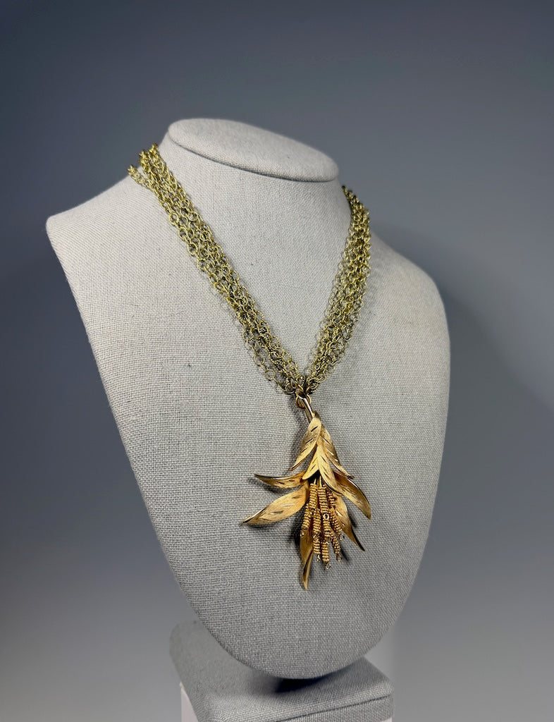 BRASS CHAIN NECKLACE WITH VINTAGE GOLD PLATED BROOCH LCN2093