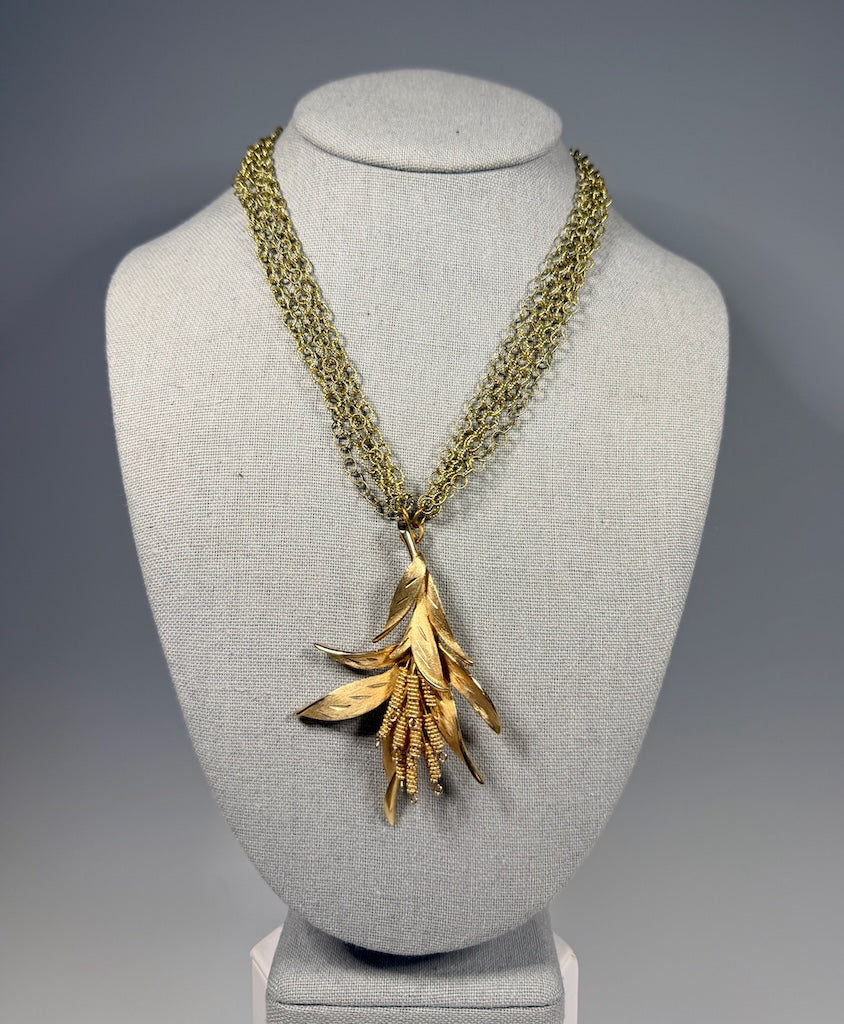 BRASS CHAIN NECKLACE WITH VINTAGE GOLD PLATED BROOCH LCN2093