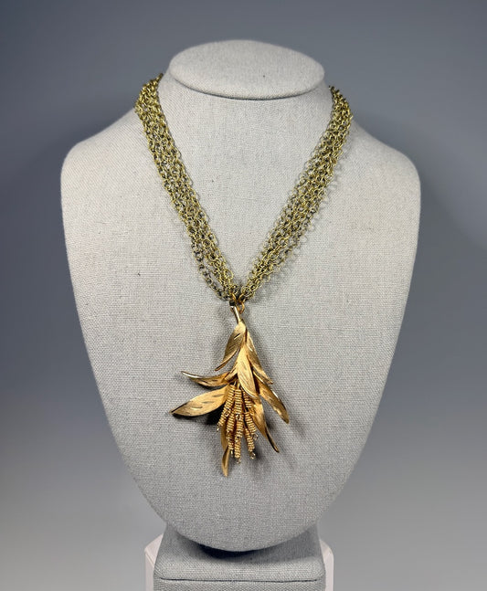 BRASS CHAIN NECKLACE WITH VINTAGE GOLD PLATED BROOCH LCN2093