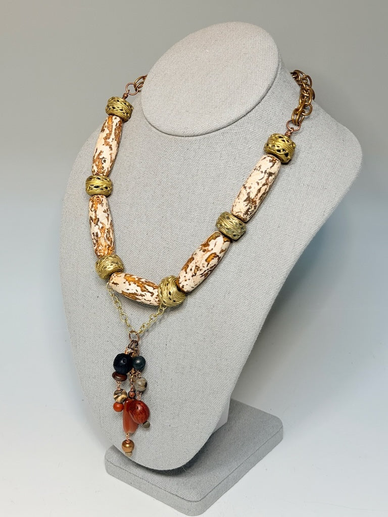 SANDED JASPER AND BRASS NECKLACE WITH CARNELIAN LCN2098