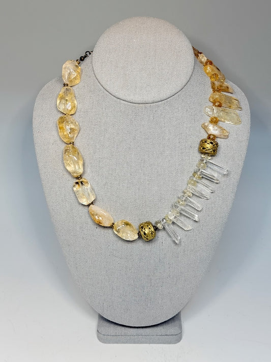 CITRINE, QUARTZ AND BRASS STATEMENT NECKLACE LCN2099