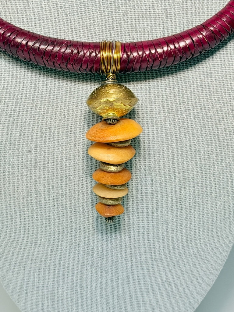 HANDMADE RED LEATHER NECKLACE WITH BRASS AND GLASS PENDANT LCN3001