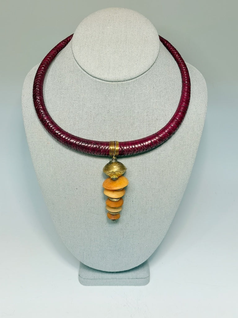 HANDMADE RED LEATHER NECKLACE WITH BRASS AND GLASS PENDANT LCN3001