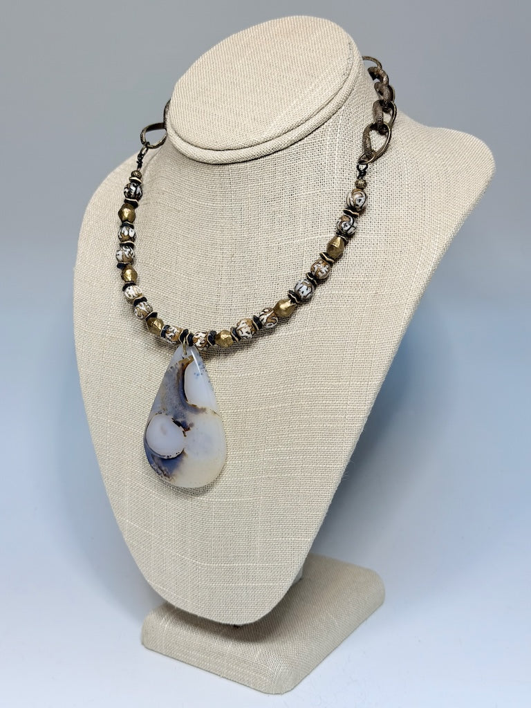 DENDRITIC QUARTZ AND BRASS STATEMENT NECKLACE LCN3006
