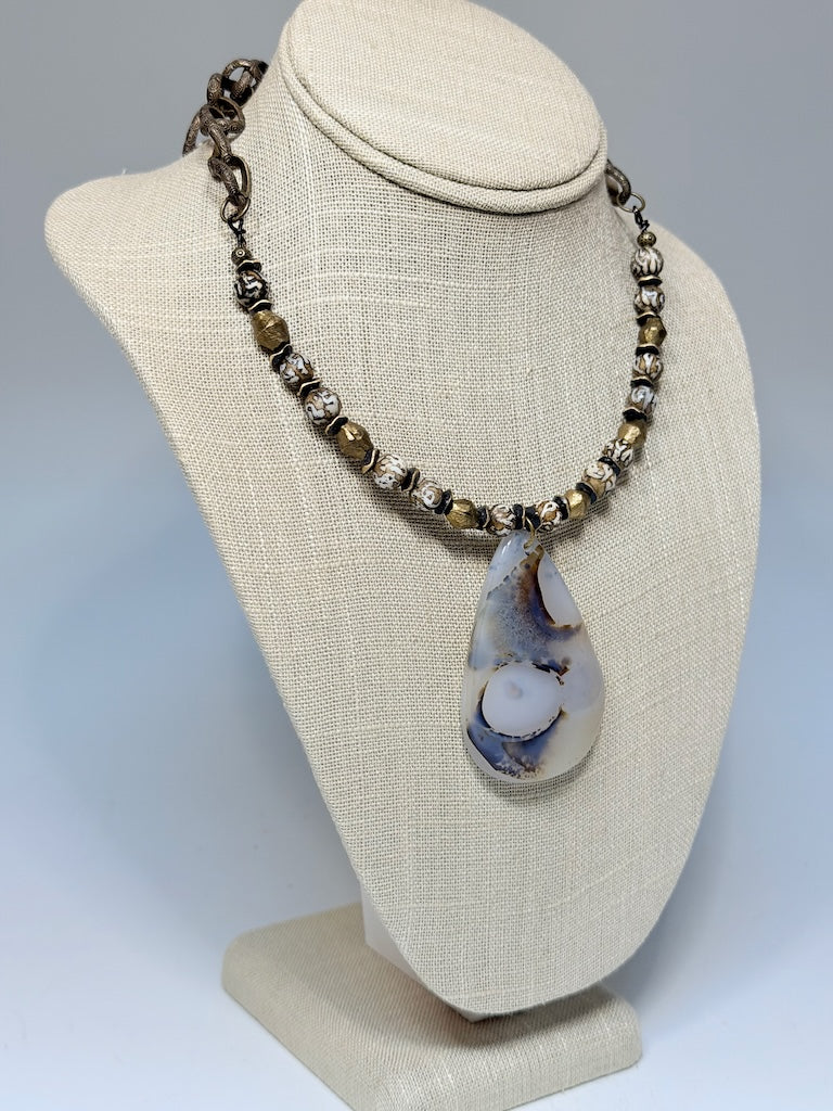 DENDRITIC QUARTZ AND BRASS STATEMENT NECKLACE LCN3006