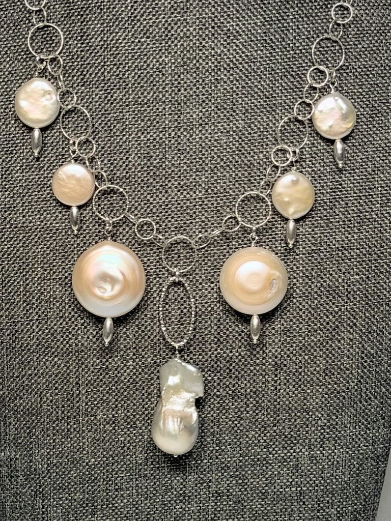 STERLING SILVER AND FRESHWATER PEARL GRADUATED STATEMENT NECKLACE LCN3011