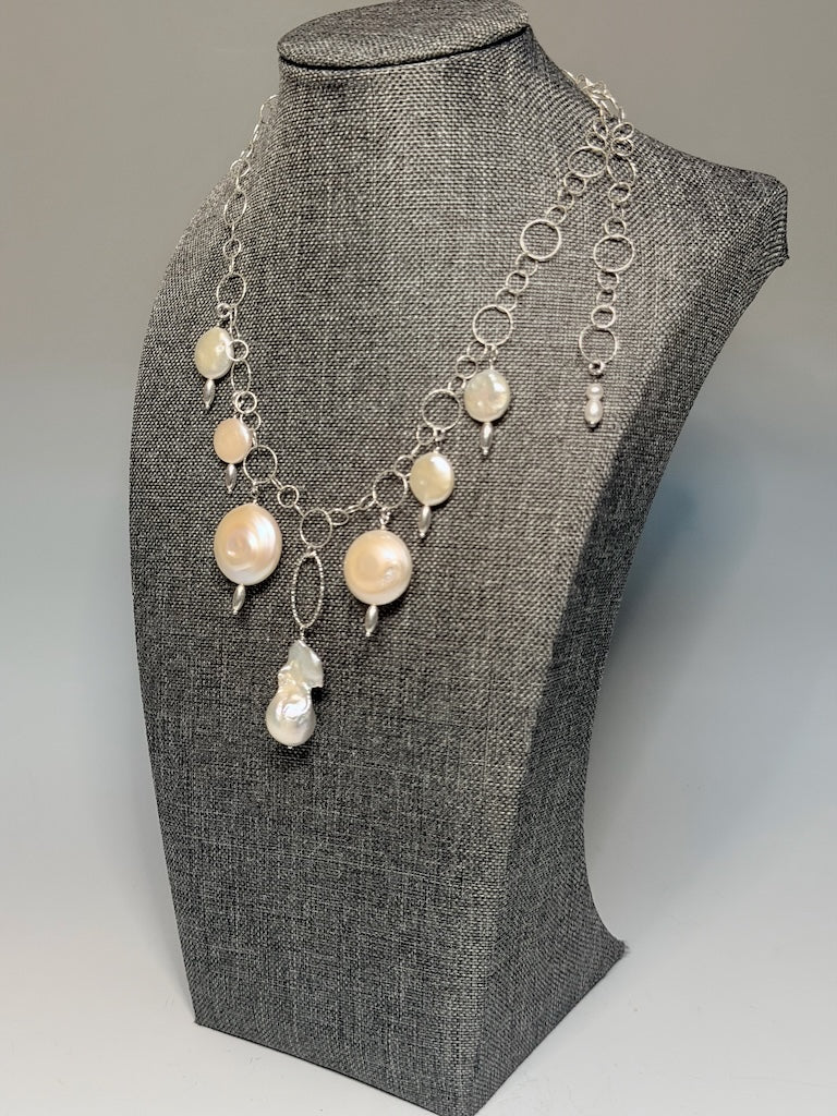STERLING SILVER AND FRESHWATER PEARL GRADUATED STATEMENT NECKLACE LCN3011