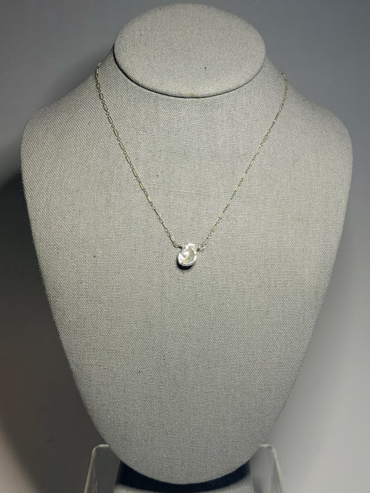 STERLING SILVER AND FRESHWATER PEARL NECKLACE LCN3040
