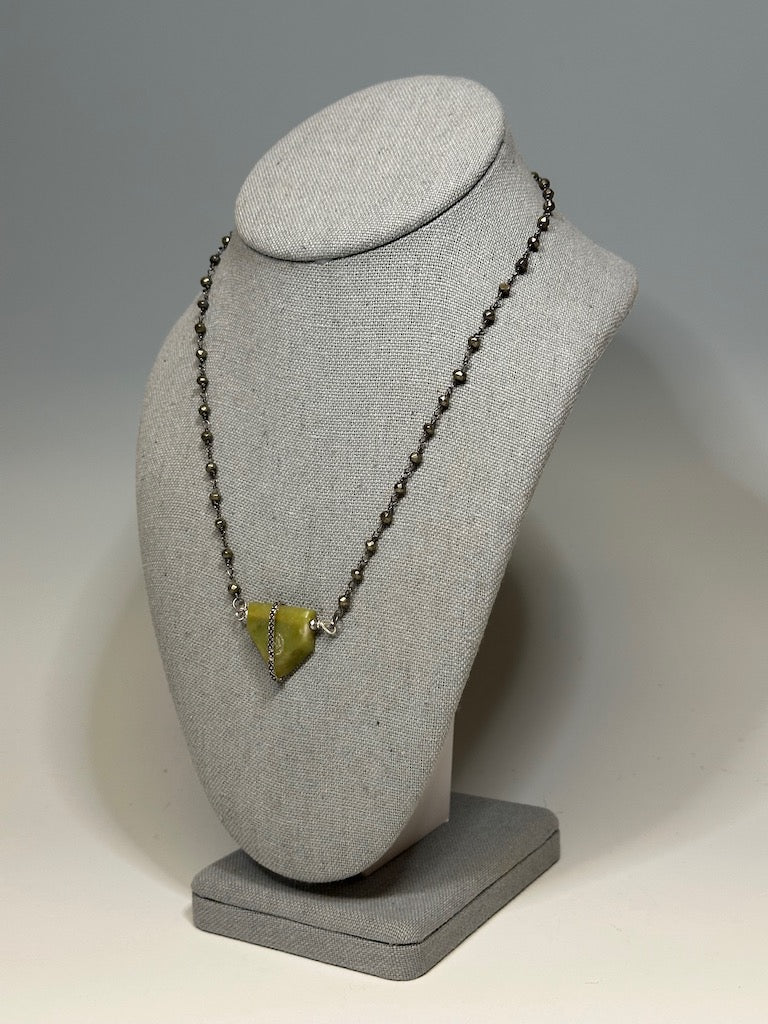 GREEN JADE AND PYRITE NECKLACE  LCN582