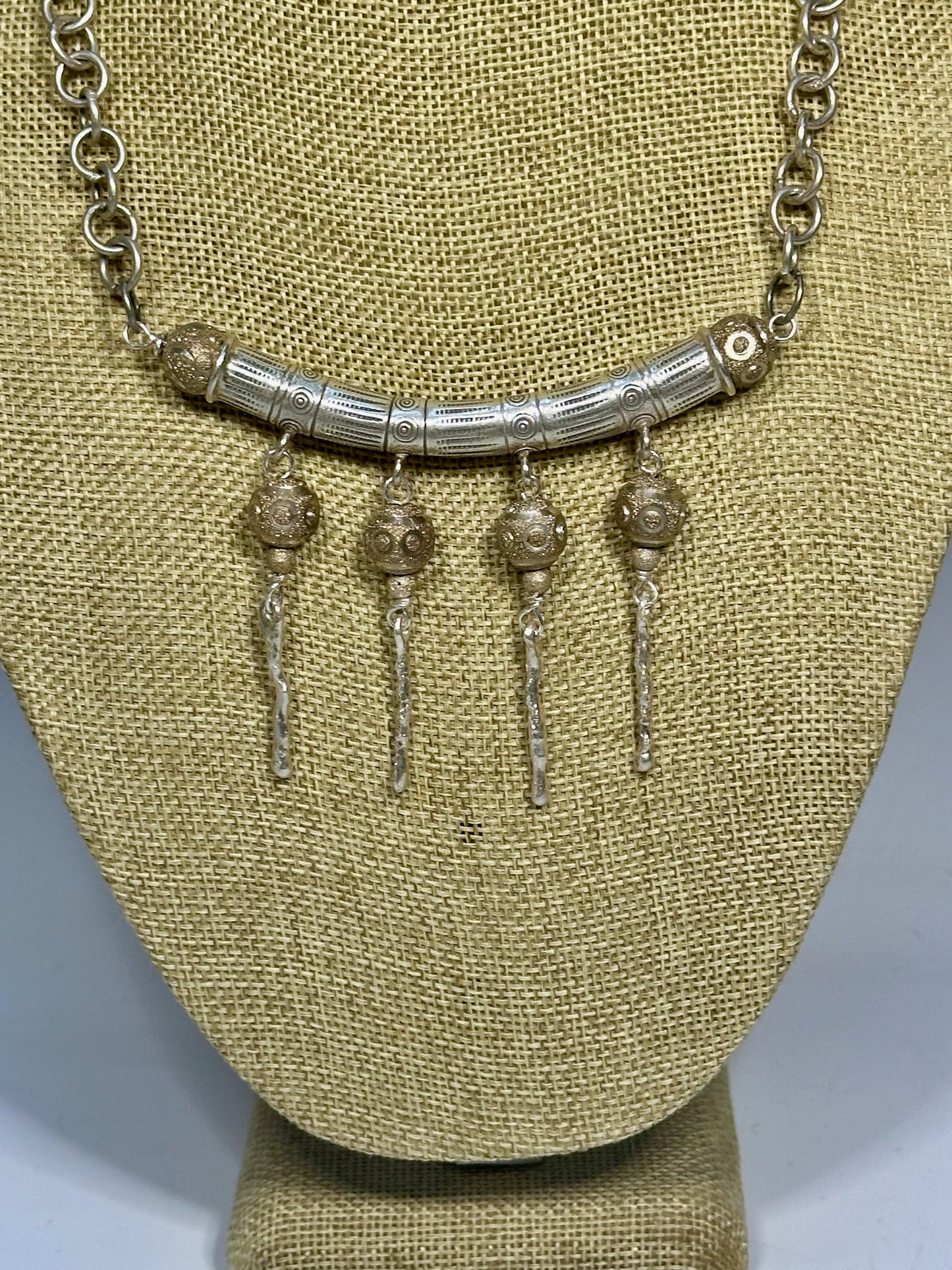 STERLING SILVER HIGH HILL TRIBE STATEMENT NECKLACE LCN651