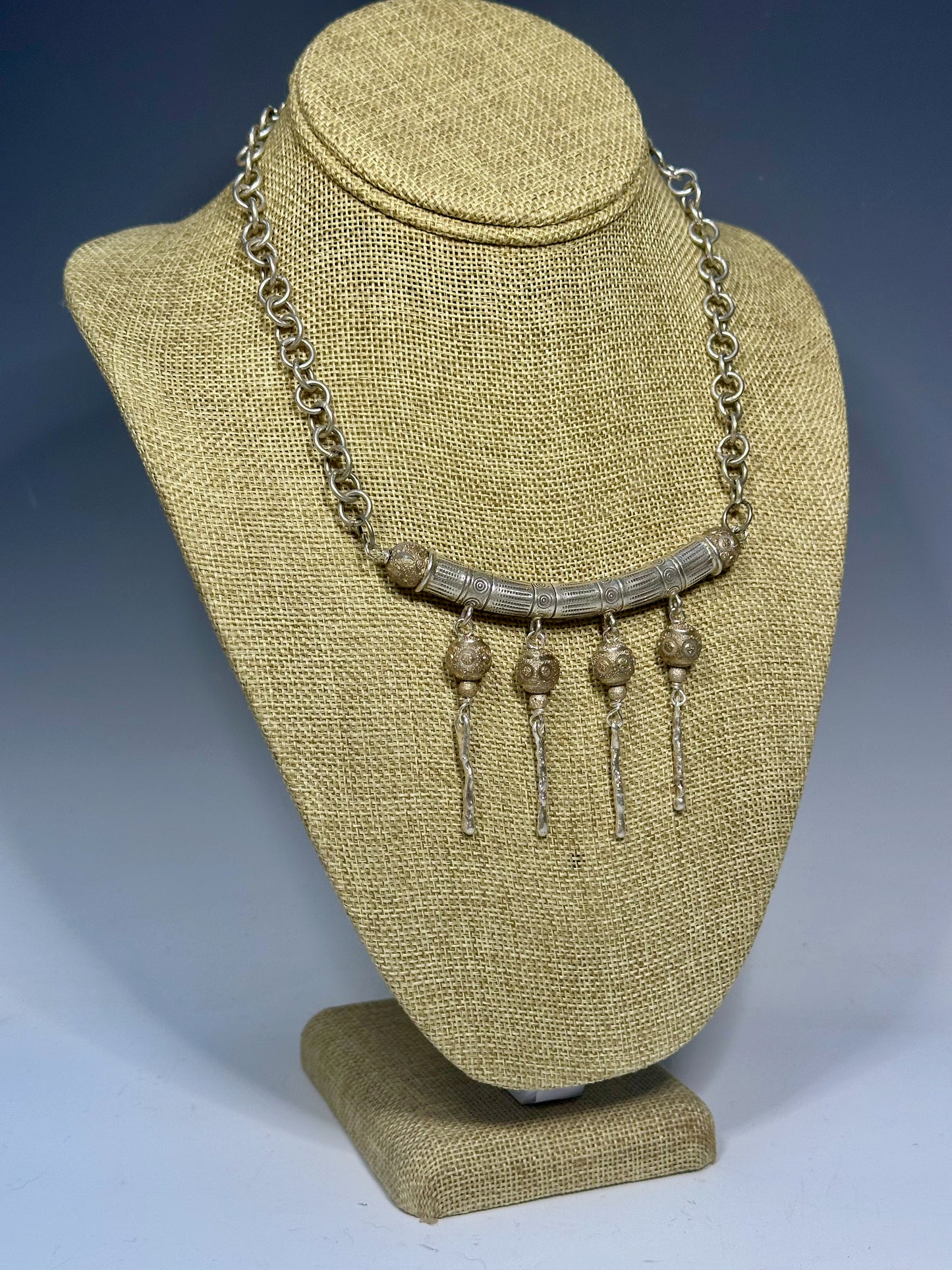 STERLING SILVER HIGH HILL TRIBE STATEMENT NECKLACE LCN651