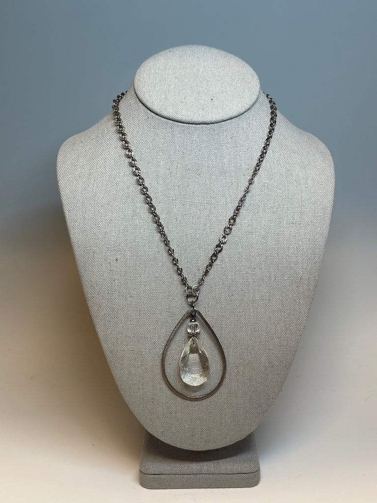 CRYTAL TEAR DROP PENDANT NECKLACE WITH HEMATITE AND LEATHER  LCN681