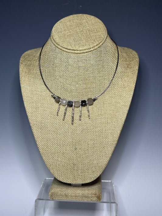 TERMILATED QUARTZ AND STERLING SILVER NECKWIRE NECKLACE LCN705