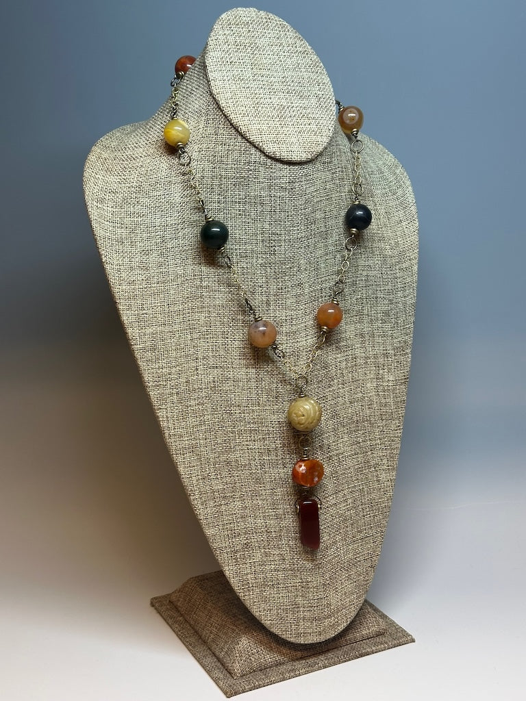 JASPER/CARNELIAN AND BRASS STATEMENT NECKLACE LCN734