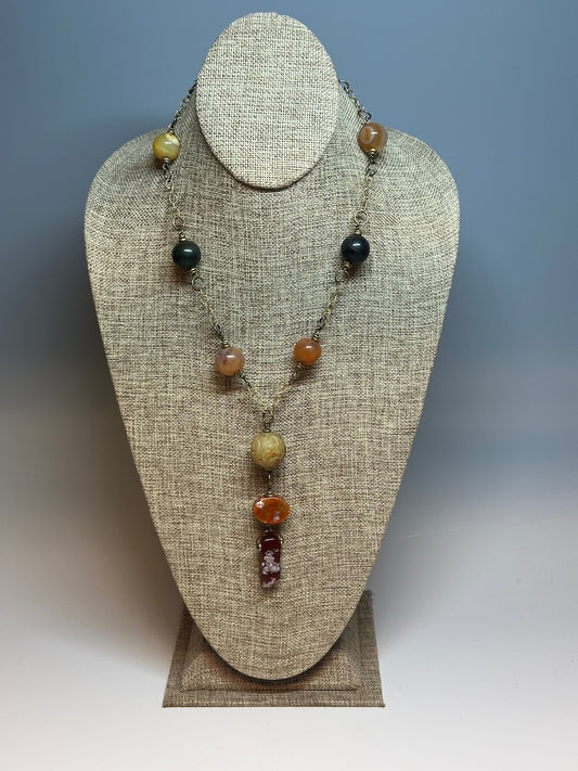 JASPER/CARNELIAN AND BRASS STATEMENT NECKLACE LCN734