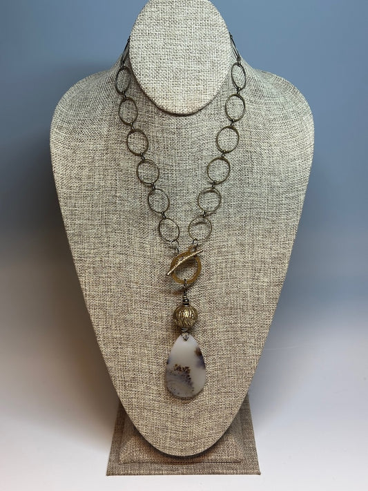 BRASS FRONT TOGGLE NECKLACE WITH DENDRITIC AGATE LCN735