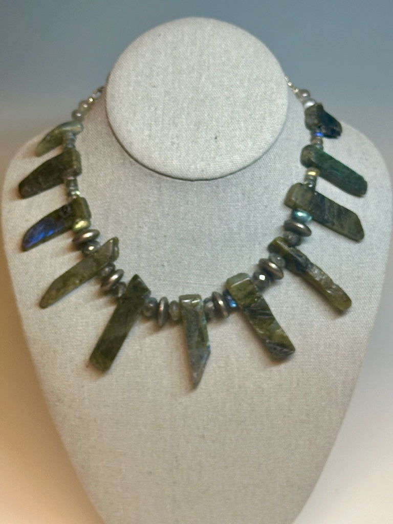 LABRADORITE AND HEMATITE STATEMENT NECKLACE LCN902