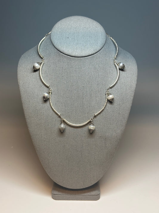 SILVER STATEMENT NECKLACE WITH PEARLS LCN905