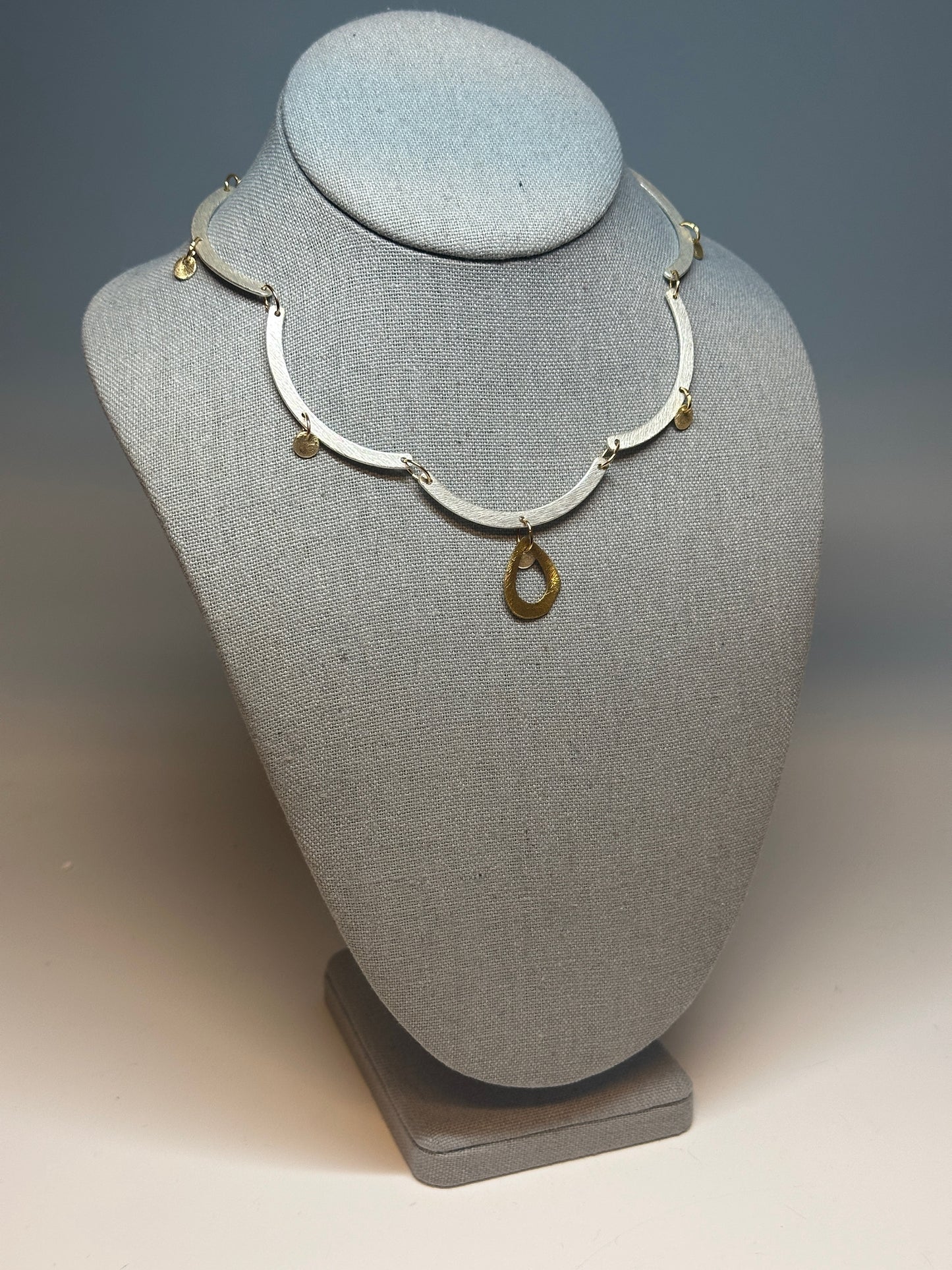 SILVER AND GOLD STATEMENT NECKLACE LCN906