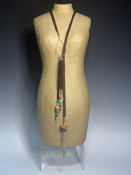 DARK BROWN LEATHER LARIAT WITH SPINY OYSTER, TURQUOISE AND STERLING SILVER FEATHER PENDANT LCN928