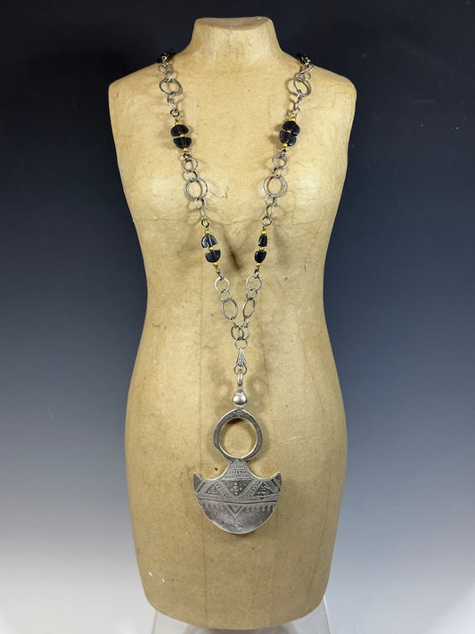 VINTAGE SILVER PENDANT WITH HANDMADE MIXED METAL NECKLACE LCN987