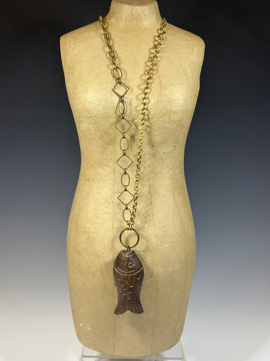 MIXED BRASS STATEMENT NECKLACE WITH VINTAGE WOOD FISH FOCAL PENDANT LCN999