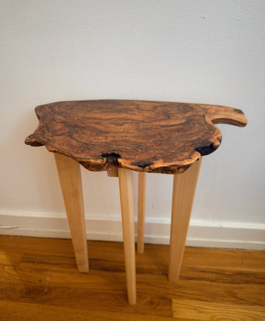 SMALL RED OAK BURL TABLE WITH MAPLE LEGS