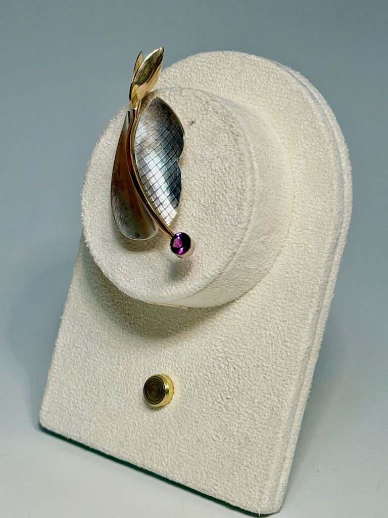 14K GOLD AND STERLING SILVER SMALL PIN WITH GARNET MB107P