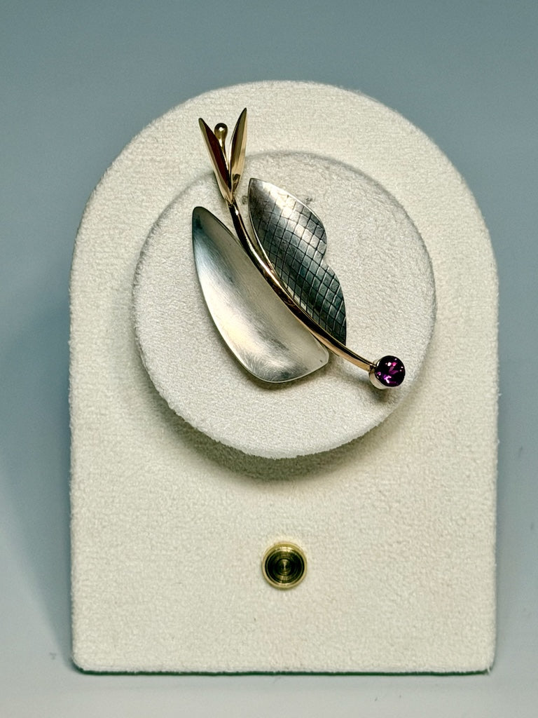 14K GOLD AND STERLING SILVER SMALL PIN WITH GARNET MB107P