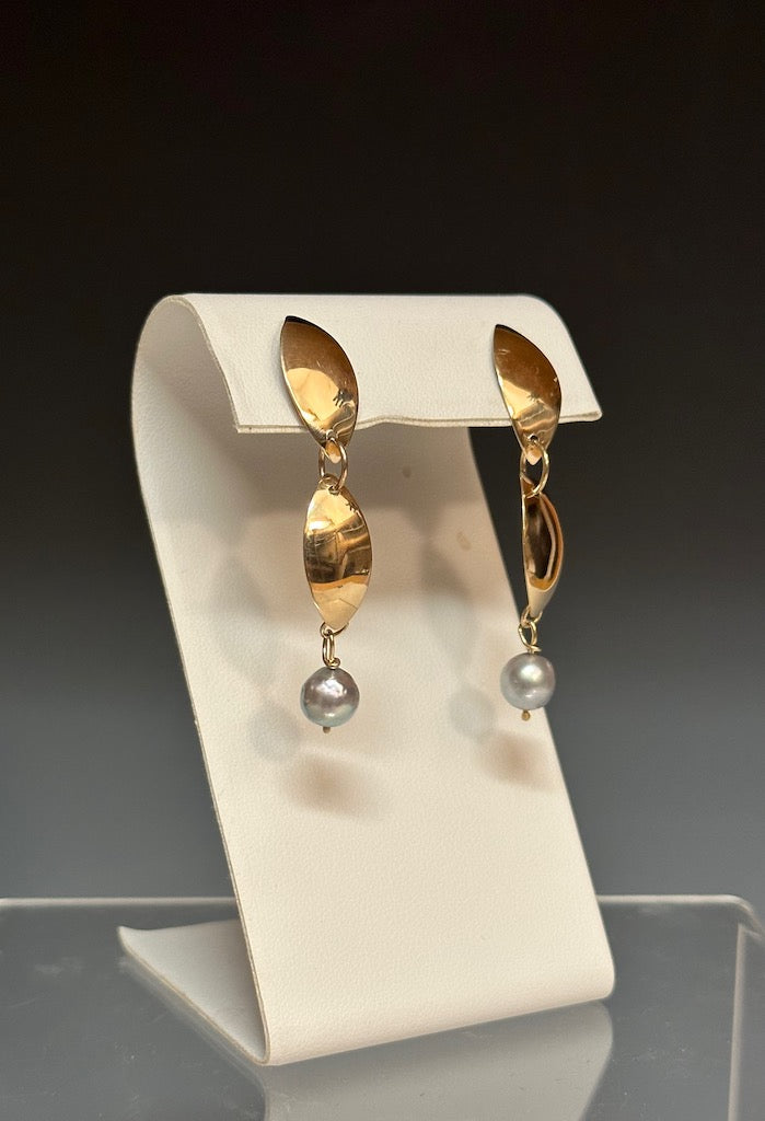 TWO PETAL 14K GOLD AND BLUE PEARL EARRINGS MB171E