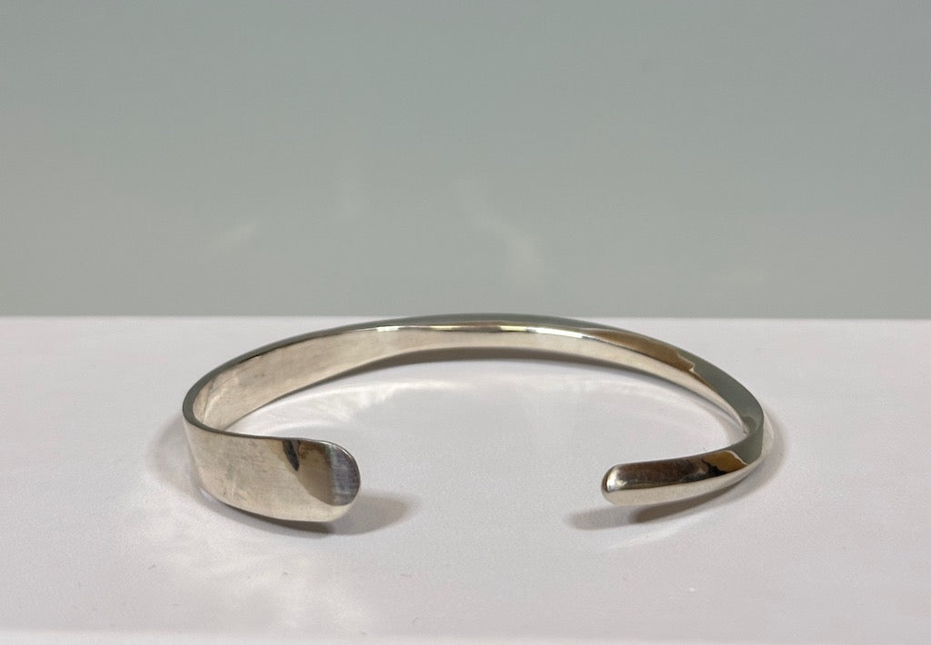 STERLING SILVER SMALL FORGED BRACELET MB181