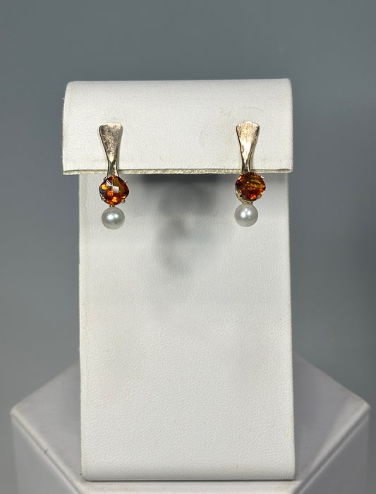 SMALL 14K GOLD EARRING STUDS WITH CITRINE AND PEARLS MB194E