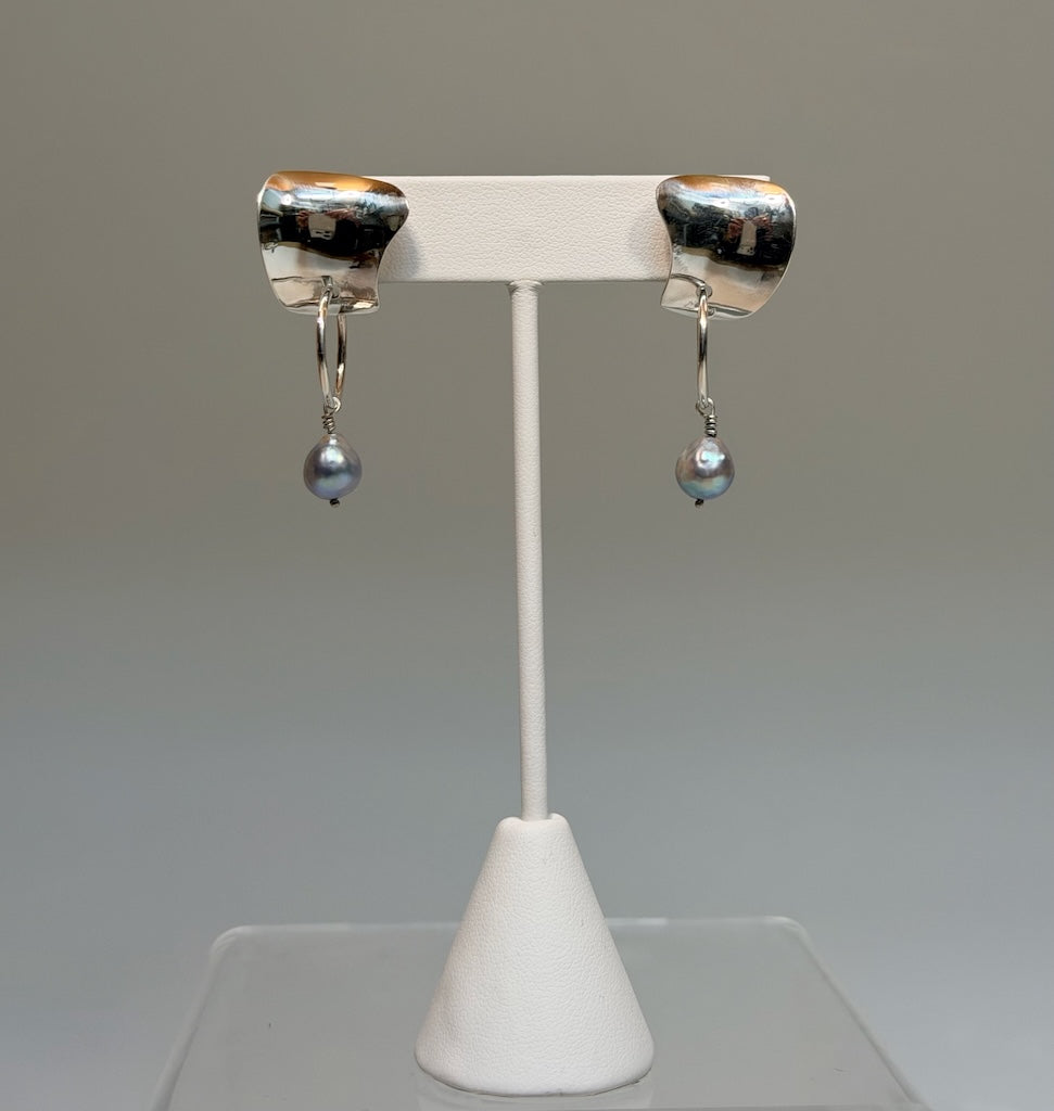 STERLING SILVER POST EARRINGS WITH BLUE PEARLS MB206B