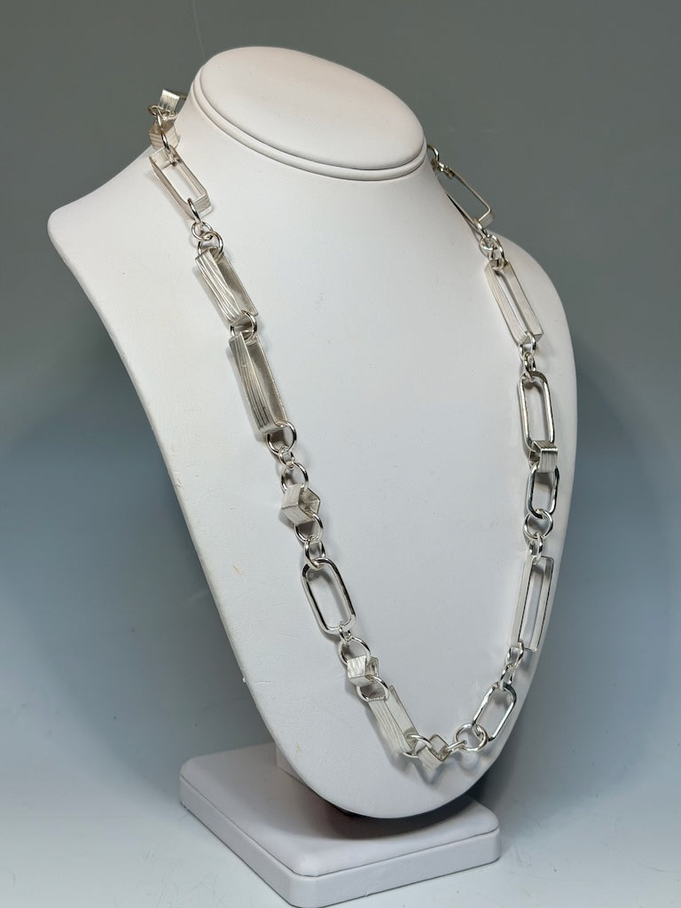 STERLING SILVER NECKLACE WITH RECTANGLE DESIGN MB210N