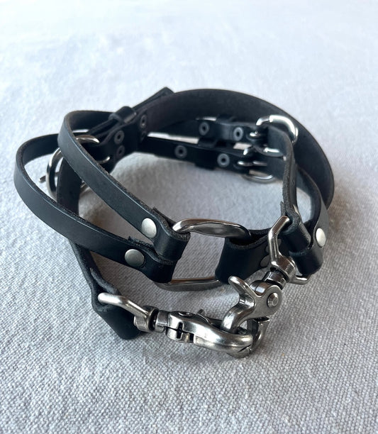 BLACK LEATHER HAND TOOLED EQUESTRIAN BELT MMEB2