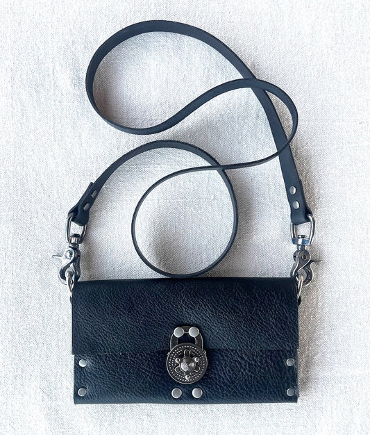 BLACK LEATHER RENEGADE PURSE WITH ANTIQUE NICKEL PADLOCK CLASP MMRP1