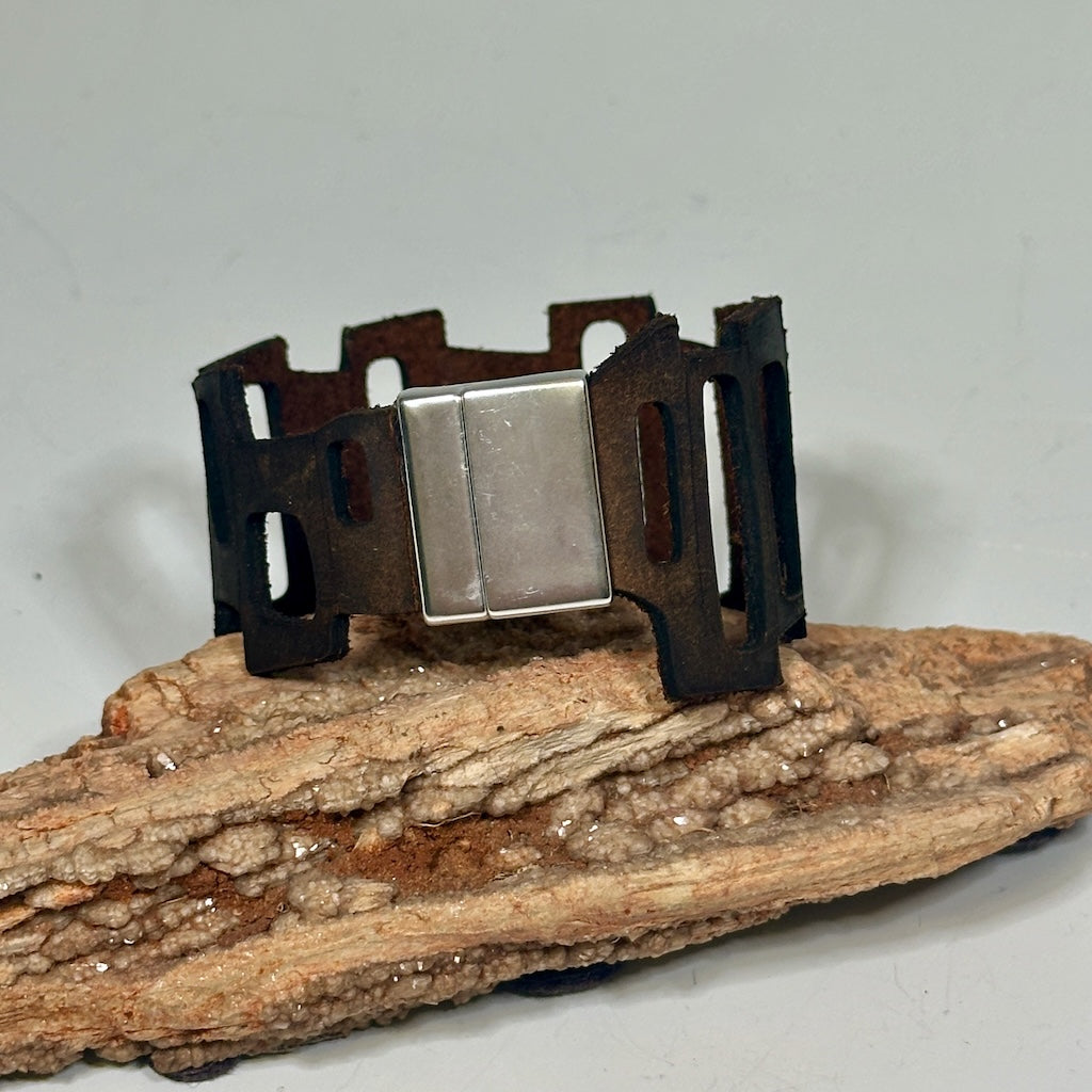 LASER CUT LEATHER BRACELET MN103B