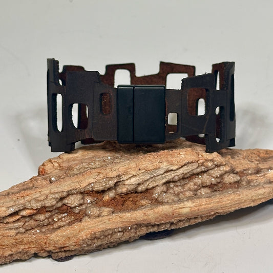 LASER CUT LEATHER BRACELET MN104B