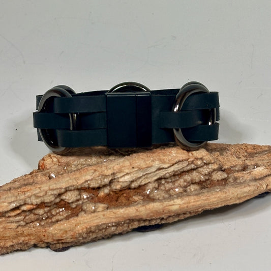 LASER CUT LEATHER AND METAL RING BRACELET MN106B