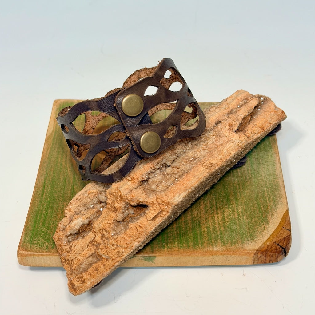 LASER CUT LEATHER BRACELET MN115B