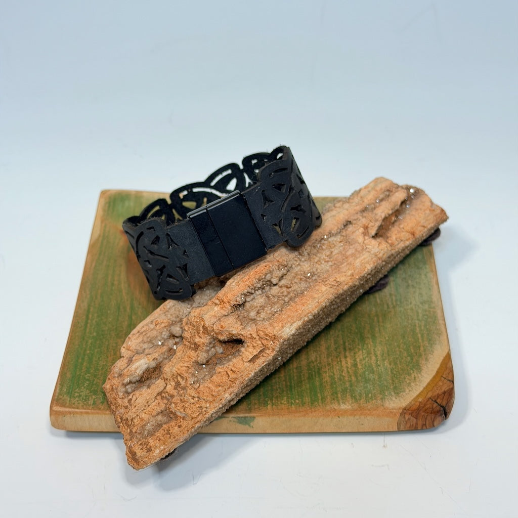 LASER CUT LEATHER BRACELET MN116B